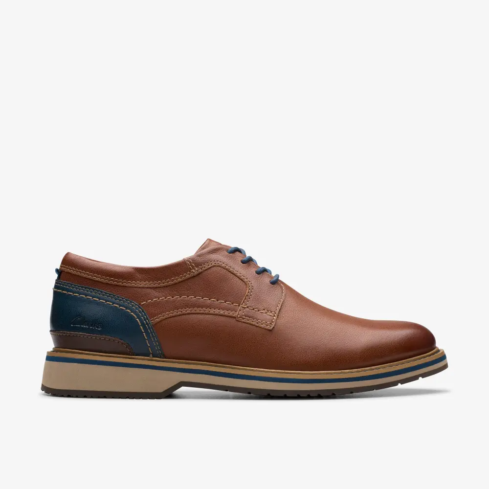 Herren-Oxford-Schuhe aus schlichtem, hellbraunem Leder, Modell Monahan von Clarks online