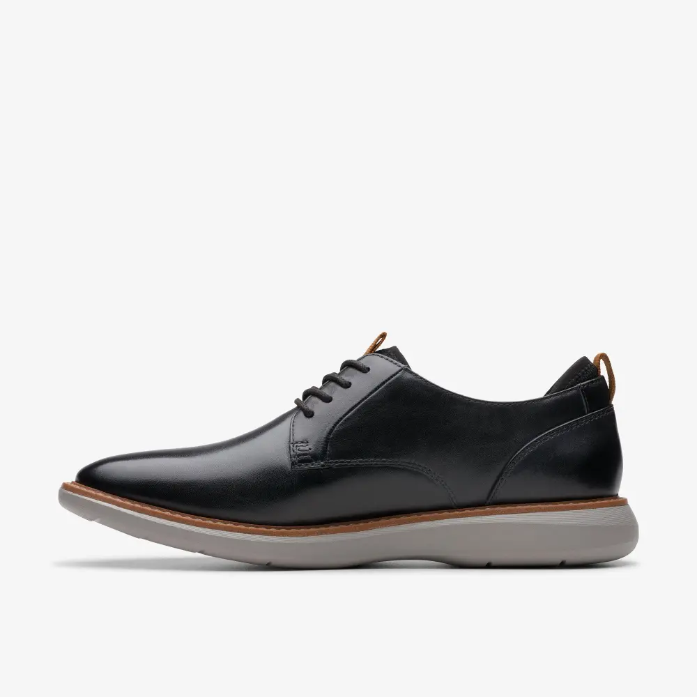 Herren-Oxfordschuhe aus schwarzem Leder, Modell Brantin online