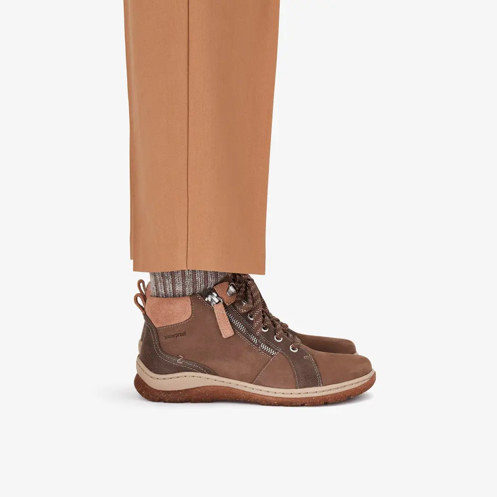 Orlene Top WP Chelsea Boots aus dunkelbeigem Nubukleder für Damen, Modell WP online